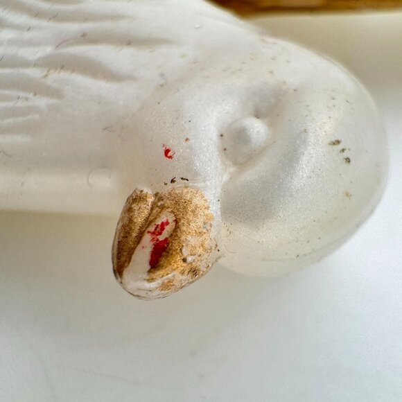 5 Pc Vintage White Opalescent Hard Plastic Turtle Dove Christmas Ornaments Vtg - Picture 4 of 10